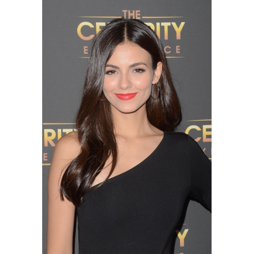 Victoria Justice At Arrivals For Victoria Justice At The Celebrity Experience The Universal Hilton Universal City Ca Image 2