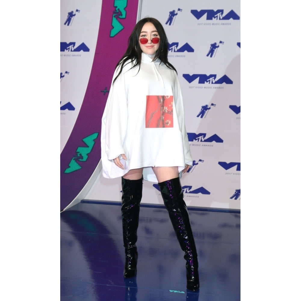 Noah Cyrus At Arrivals For Mtv Video Music Awards 2017 - Arrivals 2 The Forum Inglewood Ca August 27 2017. Image 1