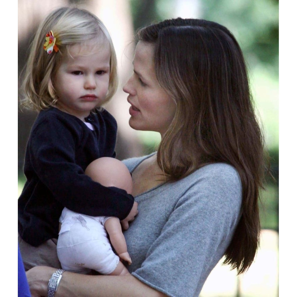 Jennifer Garner daughter Violet 10-15-07 Photo By John Barrett Poster Print Image 1