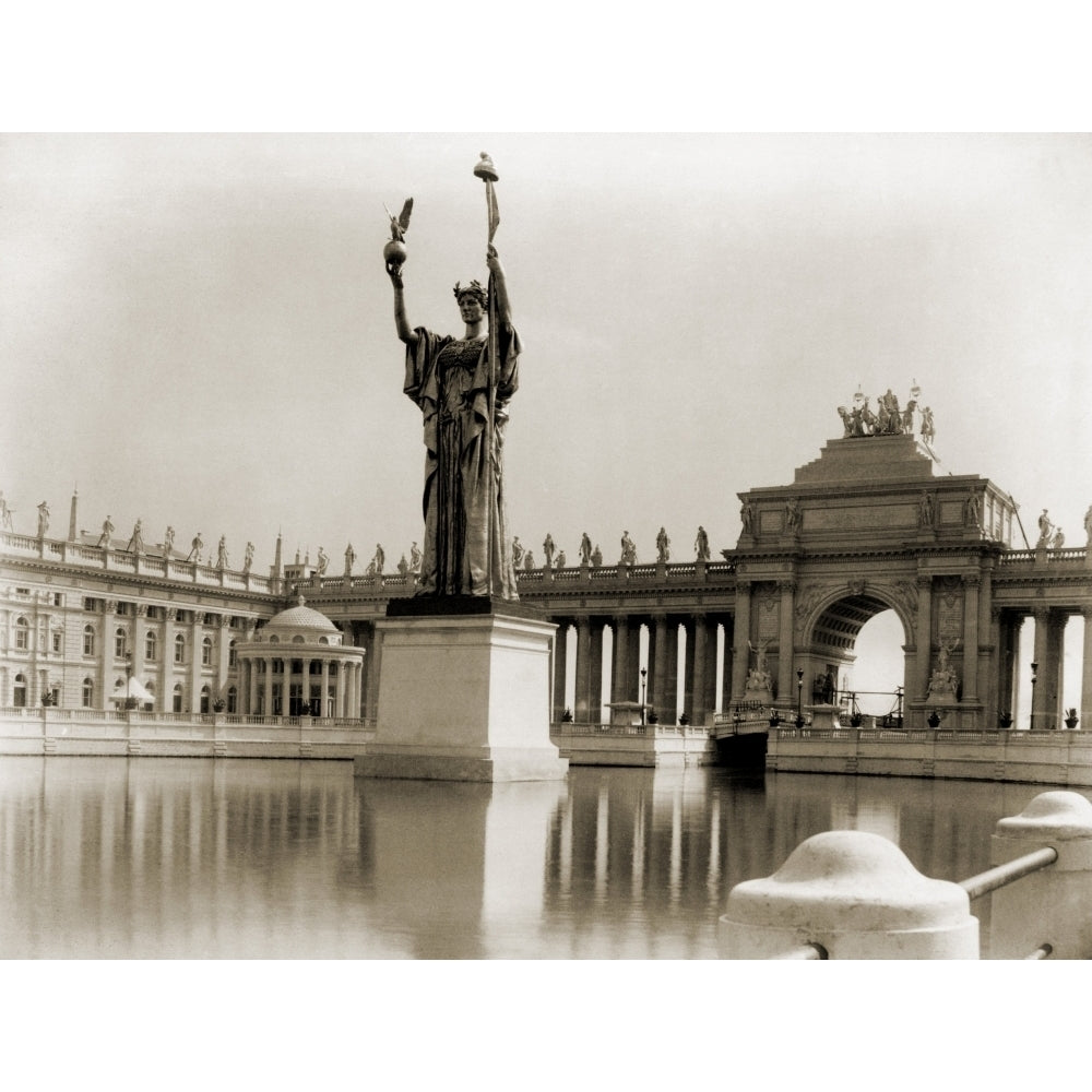 Daniel Chester FrenchS Statue Of The Republic In Basin At The WorldS Columbian Exposition History Image 1