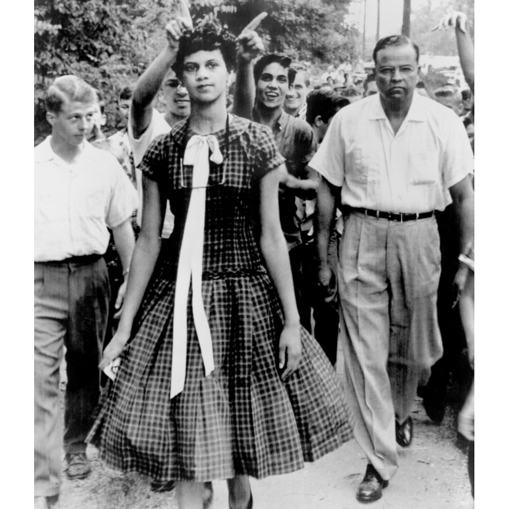 15 Year Old Dorothy Counts Braves Harassment As She Walks To Harding High School History Image 2