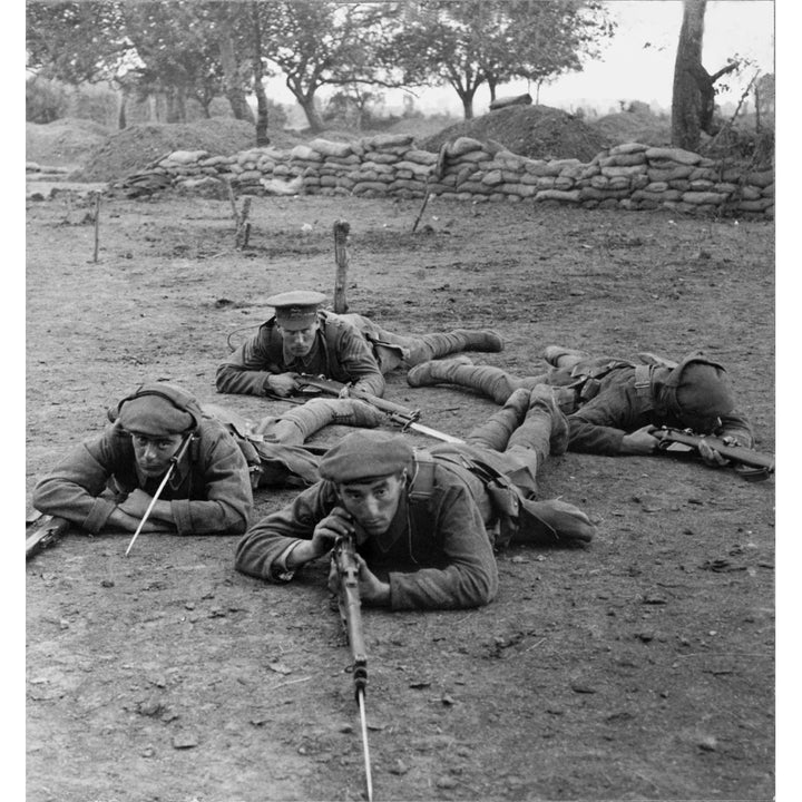 British Ww1 Soldiers Listening For An Chance To Advance On German Position. 1916. History Image 2