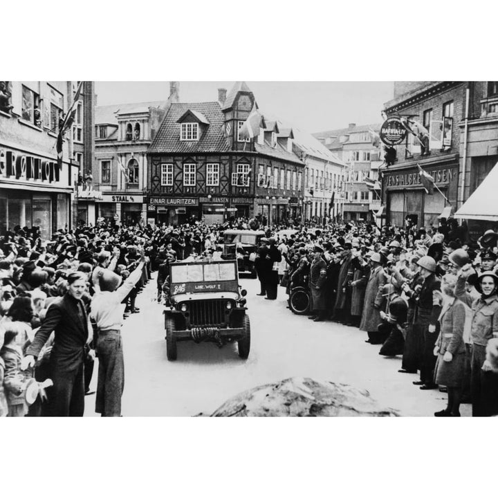 Copenhagen Welcoming British Liberation Troops In May 5 History Image 1