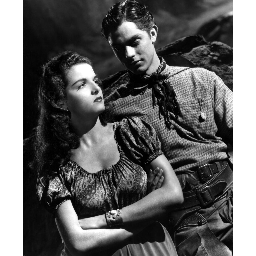 The Outlaw From Left: Jane Russell Jack Buetel 1943 Photo Print Image 2