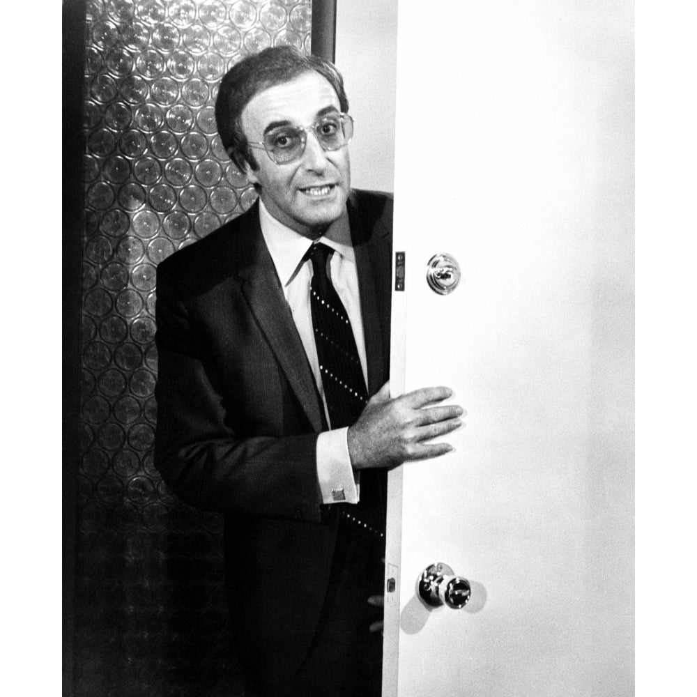 Where Does It Hurt? Peter Sellers 1972 Photo Print Image 2