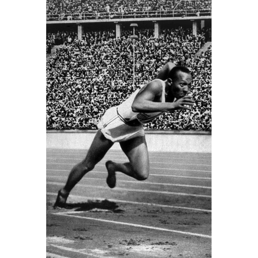 Jesse Owens Setting The 200 Meter Olympic Record At The Olympics In Berlin History Image 1