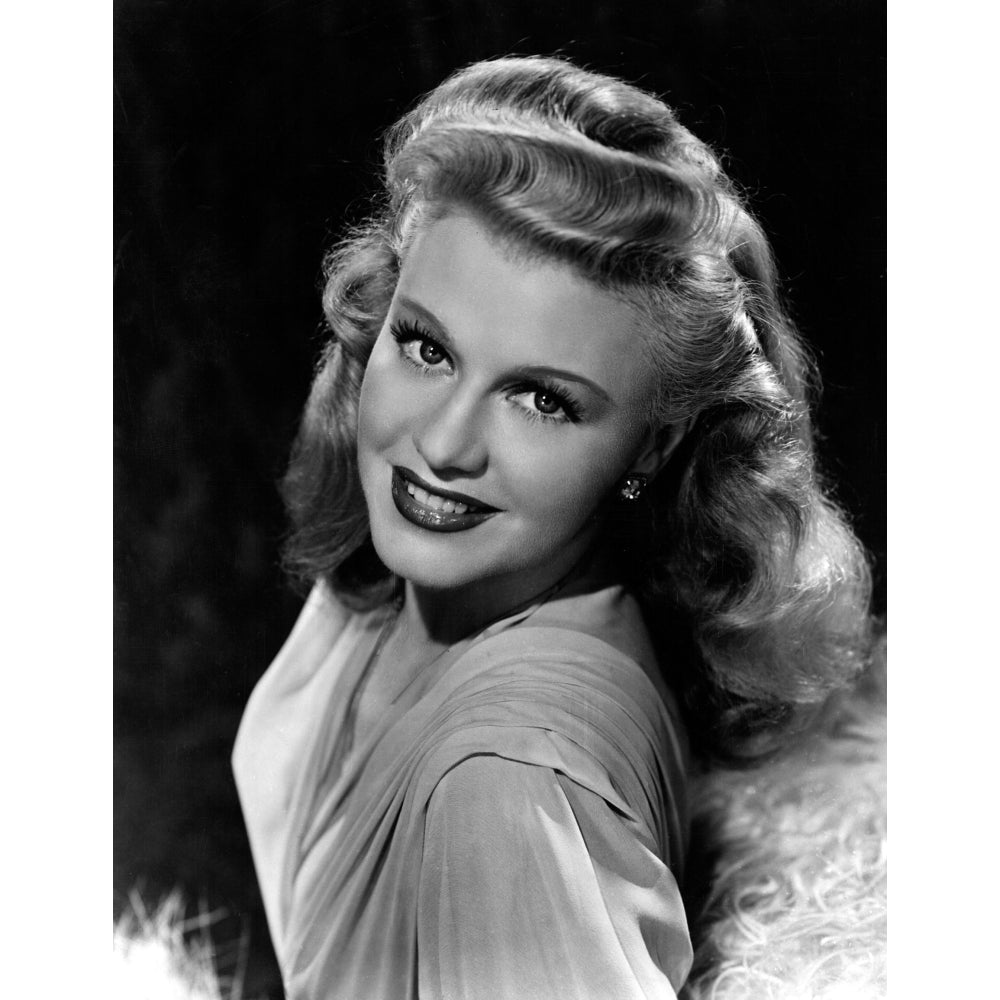 Ginger Rogers Portrait C.1945 Photo Print Image 2