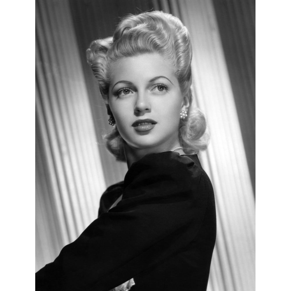 Lana Turner Ca. 1940S Photo Print Image 2