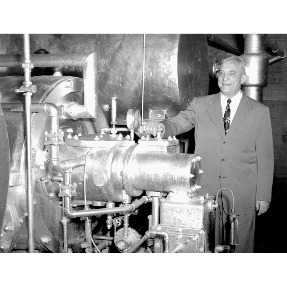 Willis Carrier Poses With First Chiller Air Conditioner He Invented History Image 1