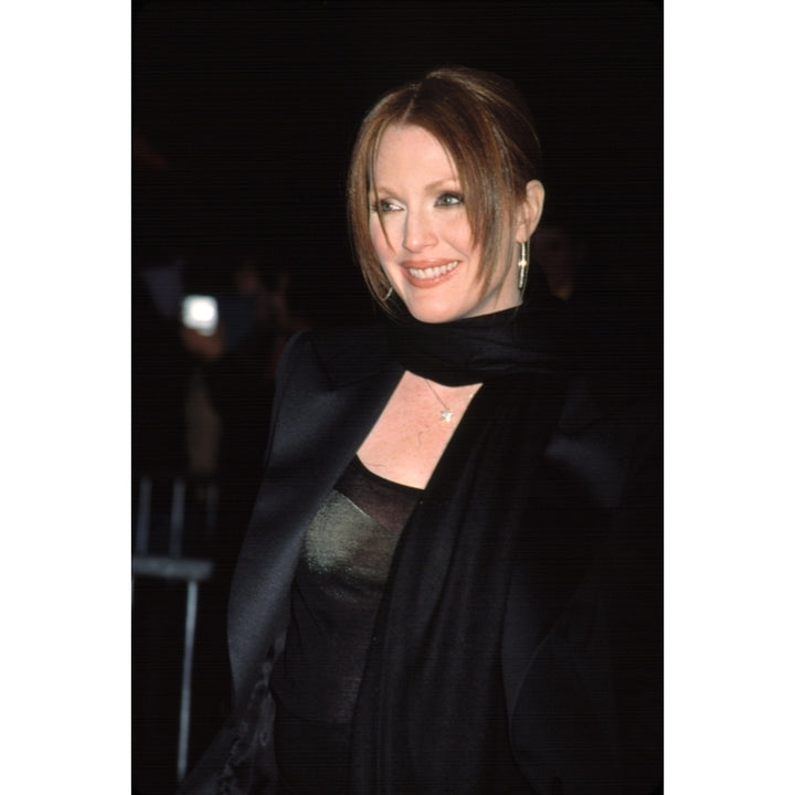 Julianne Moore At Premiere Of The Shipping News Ny 12172001 By Cj Contino Celebrity Image 2