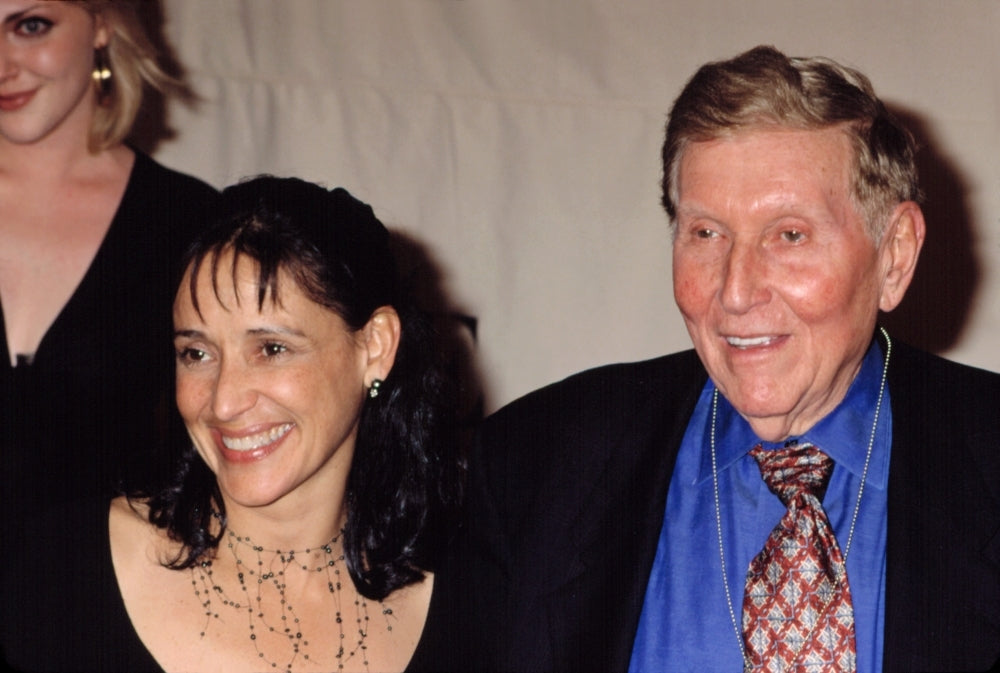 Sumner Redstone At The Vh1 Vogue Fashion Awards Nyc 101901 By Cj Contino Celebrity Image 1