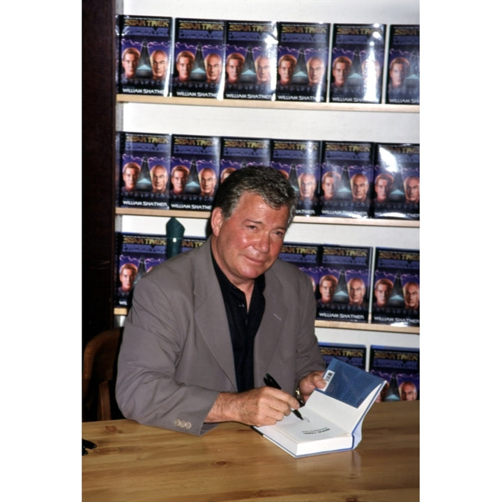 William Shatner Signing Book At Barnes and Noble 71800 By Cj Contino Celebrity Image 2