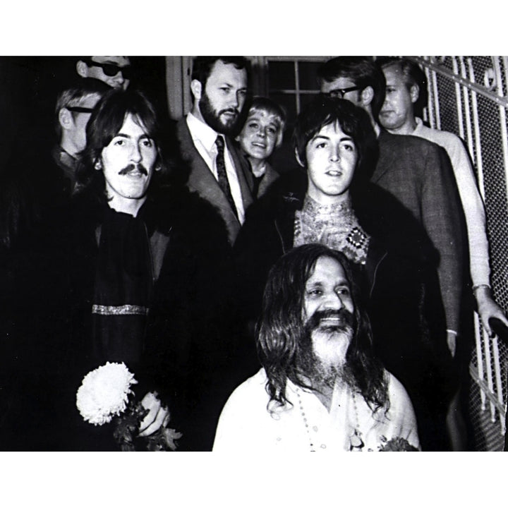 George Harrison Paul McCartney and Maharishi Mahesh Yogi Photo Print Image 2