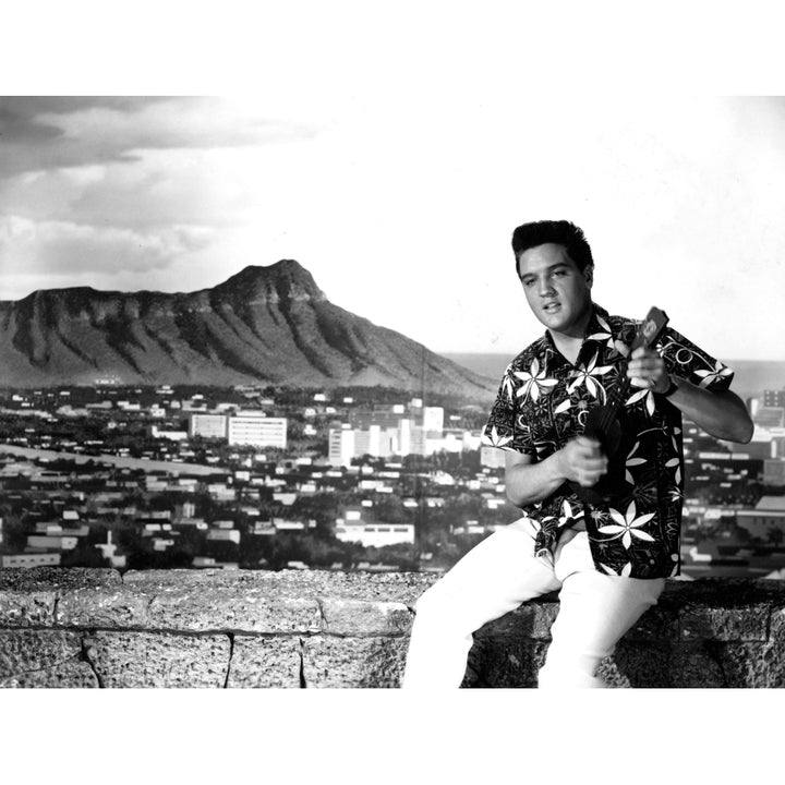 Film still featuring Elvis Presley in Blue Hawaii Photo Print Image 1