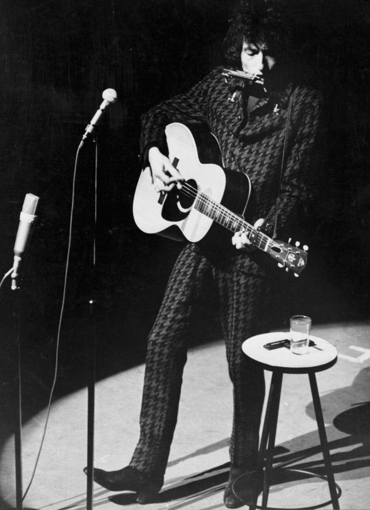 Bob Dylan performing on stage Photo Print Image 1