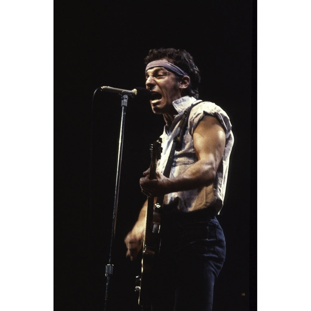 Bruce Springsteen performing during The Born in the USA Tour Photo Print Image 1