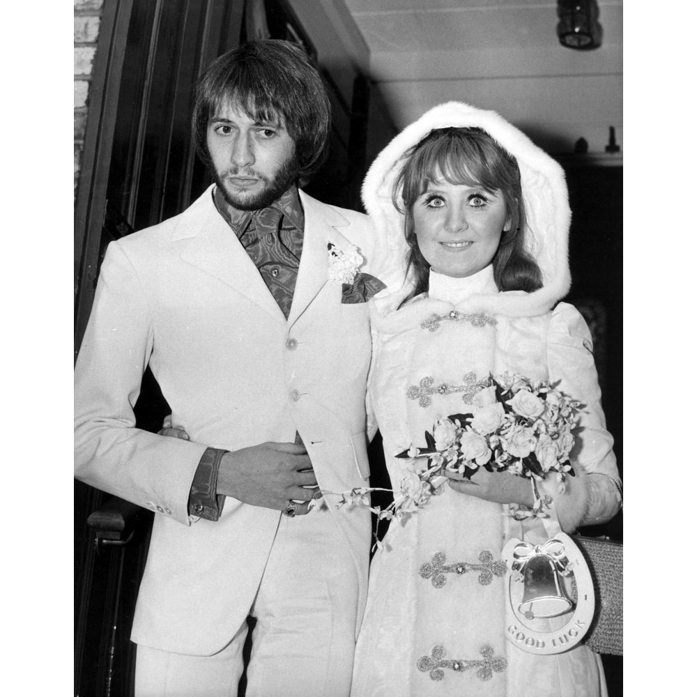 Maurice Gibb and Lulu on their wedding day Photo Print Image 2