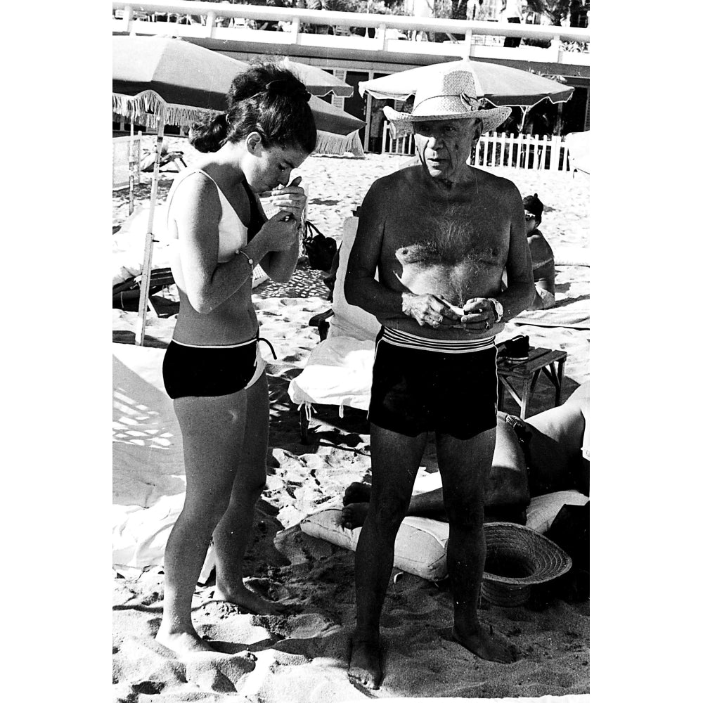 Pablo Picasso and Jacqueline Roque at the beach Photo Print Image 1