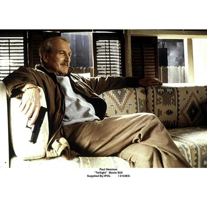 Film still featuring Paul Newman in Twilight Photo Print Image 2