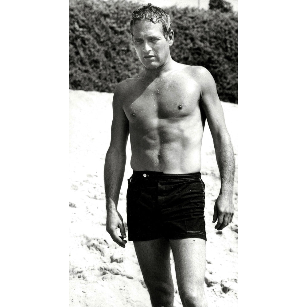 Paul Newman shirtless at a beach Photo Print Image 2