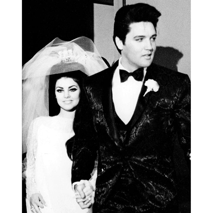 Elvis and Priscilla Presley at their wedding Photo Print Image 1