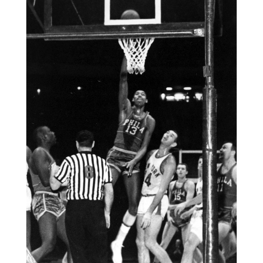 Wilt Chamberlain playing basketball Photo Print Image 1