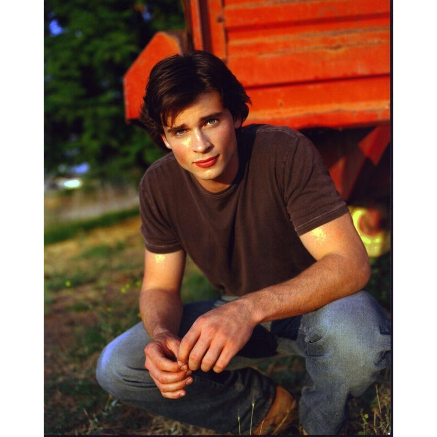 Tom Welling Posed By Tractor For Smallville Photo Print - Item MVM00324 Image 1