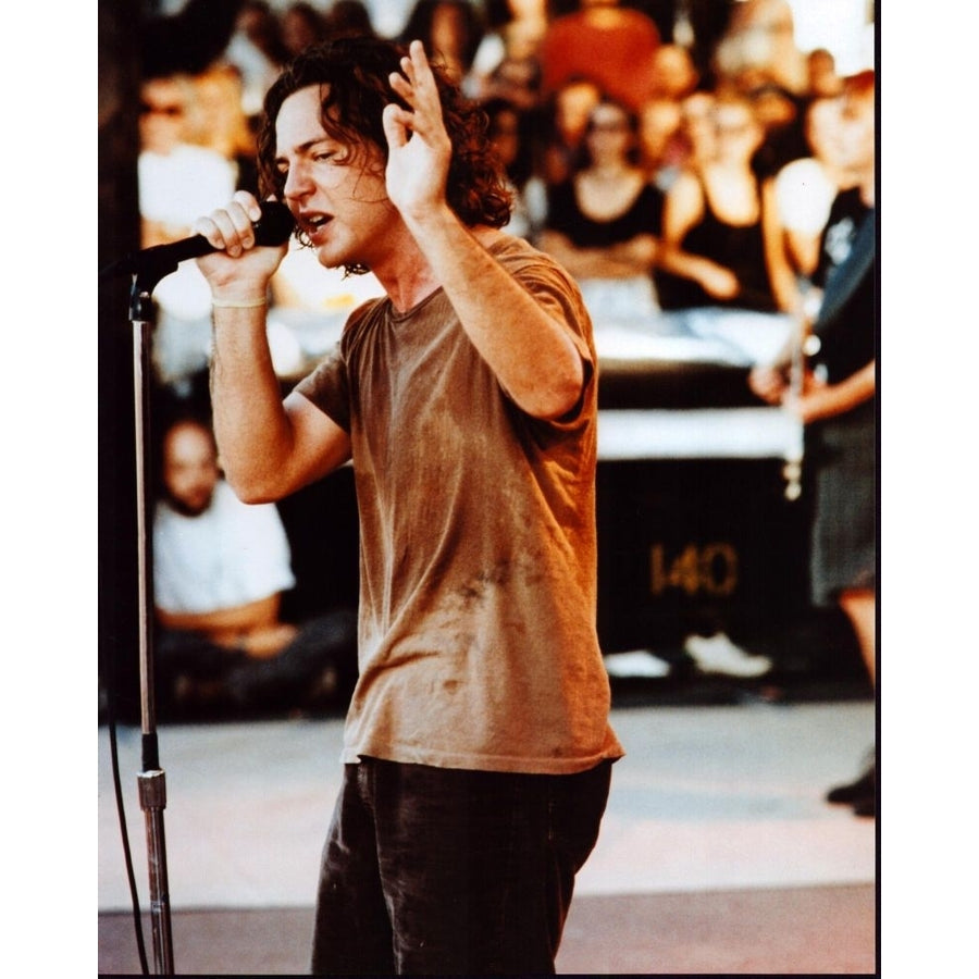 Eddie Vedder Of Pearl Jam Singing On Stage Photo Print - Item MVM02357 Image 1