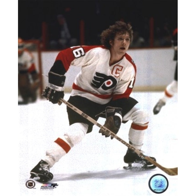 Bobby Clarke one hand on stick Sports Photo Image 1