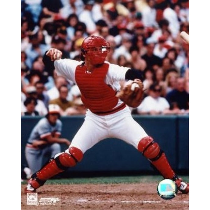 Carlton Fisk - Throwing in catchers gear Sports Photo Image 1