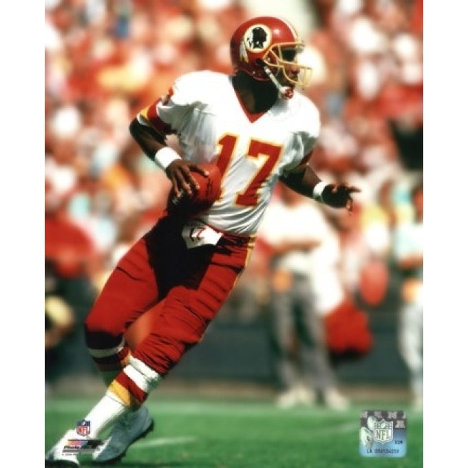 Doug Williams - Looking for receiver Sports Photo Image 1