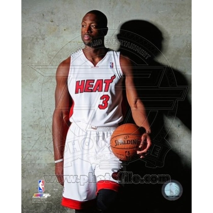 Dwyane Wade 2013-14 Posed Sports Photo Image 1