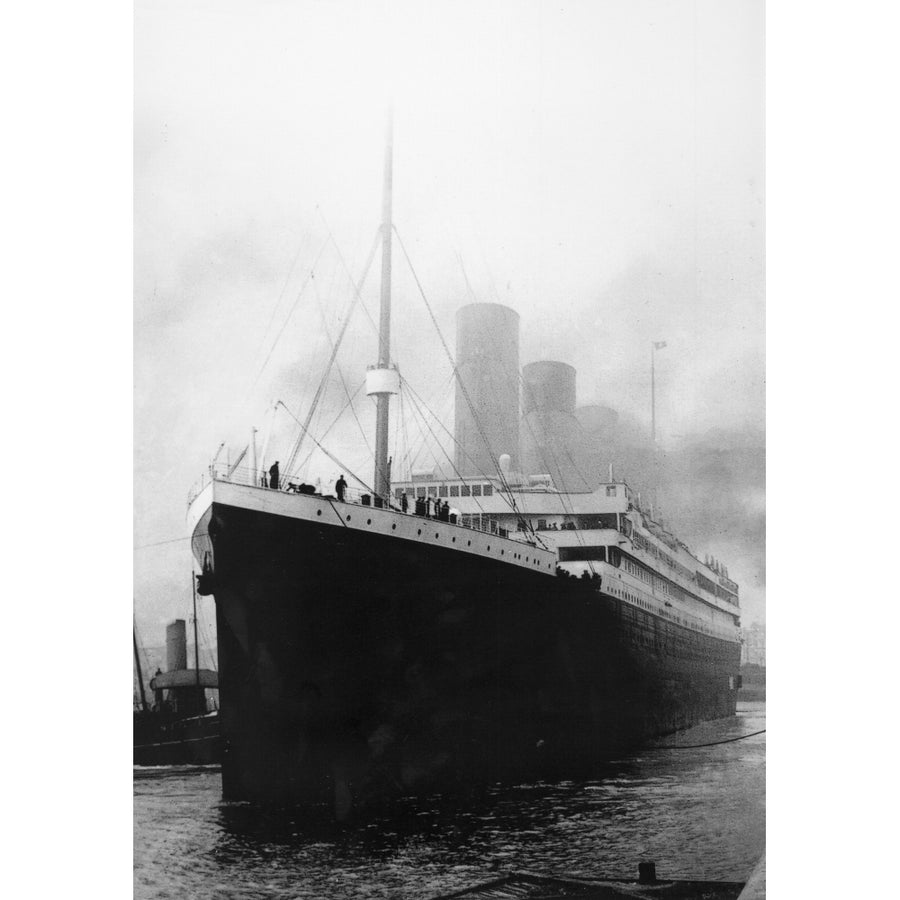 Photo Titanic in dock in Southampton Poster Print Image 1