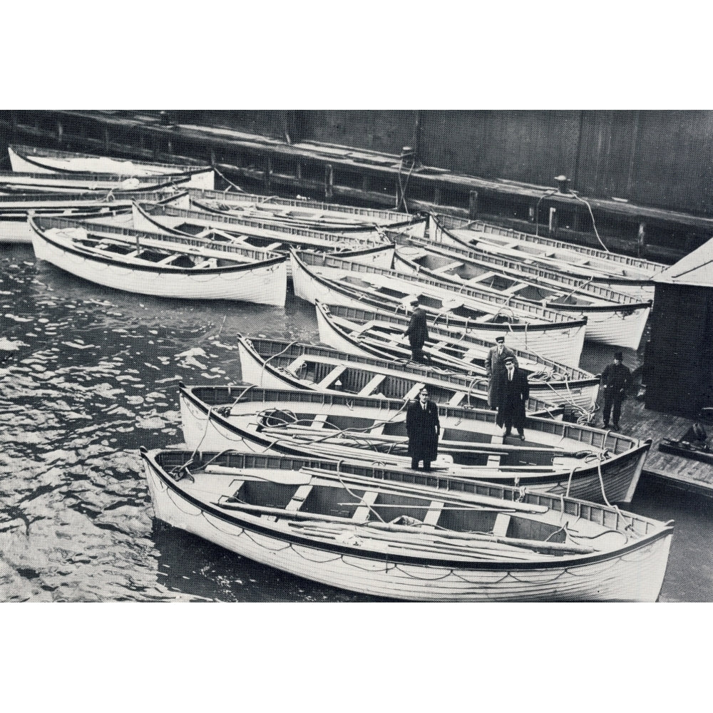 Photo Sinking of the Titanic 1912 Lifeboats of the Titanic Poster Print Image 1