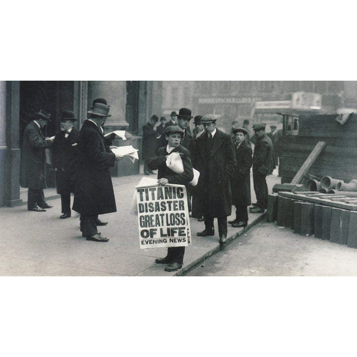 Photo Titanic Disaster Great Loss of life 1912 Poster Print Image 1