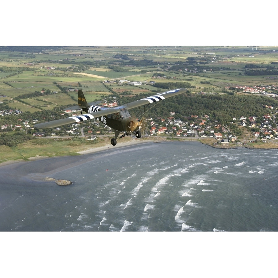 Piper L-4 Cub in US Army D-Day colors Poster Print Image 1