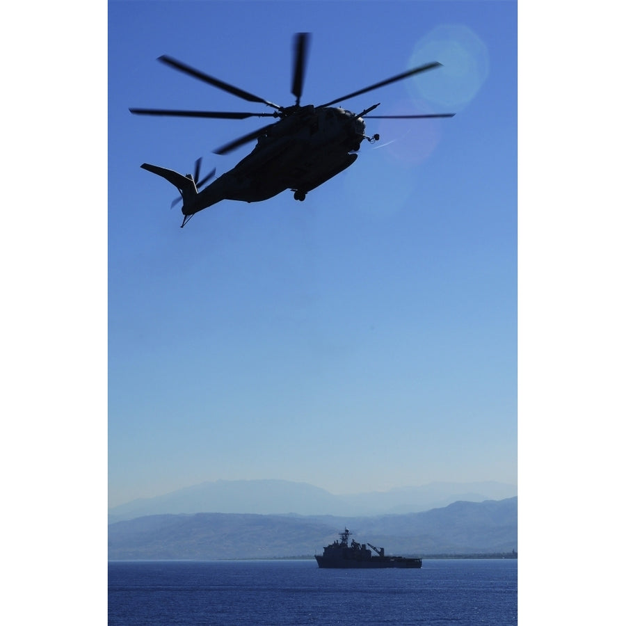 A CH-53E Super Stallion helicopter Poster Print Image 1