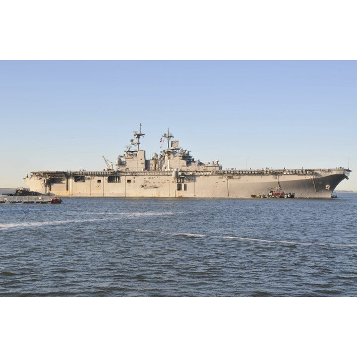 Amphibious assault ship USS Wasp Poster Print Image 1