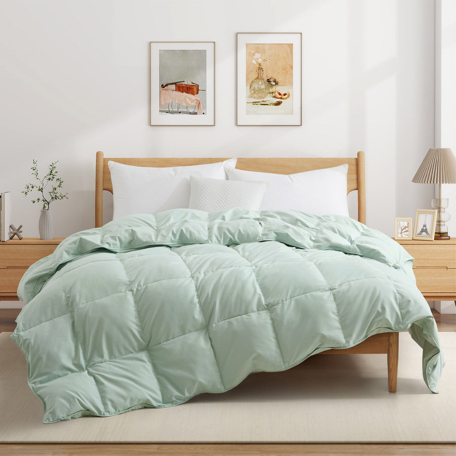 Lightweight White Goose Feather Fiber and Down Comforter- Lightweight Down Duvet Insert Image 1