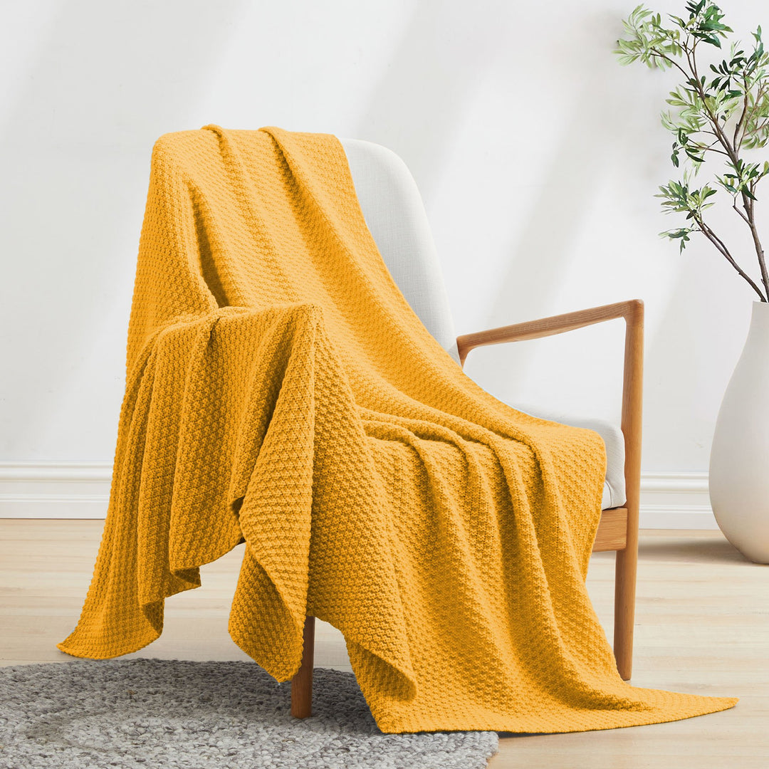 Super Soft Throw Blanket Lightweight Bed Blanket All Season Use Image 1