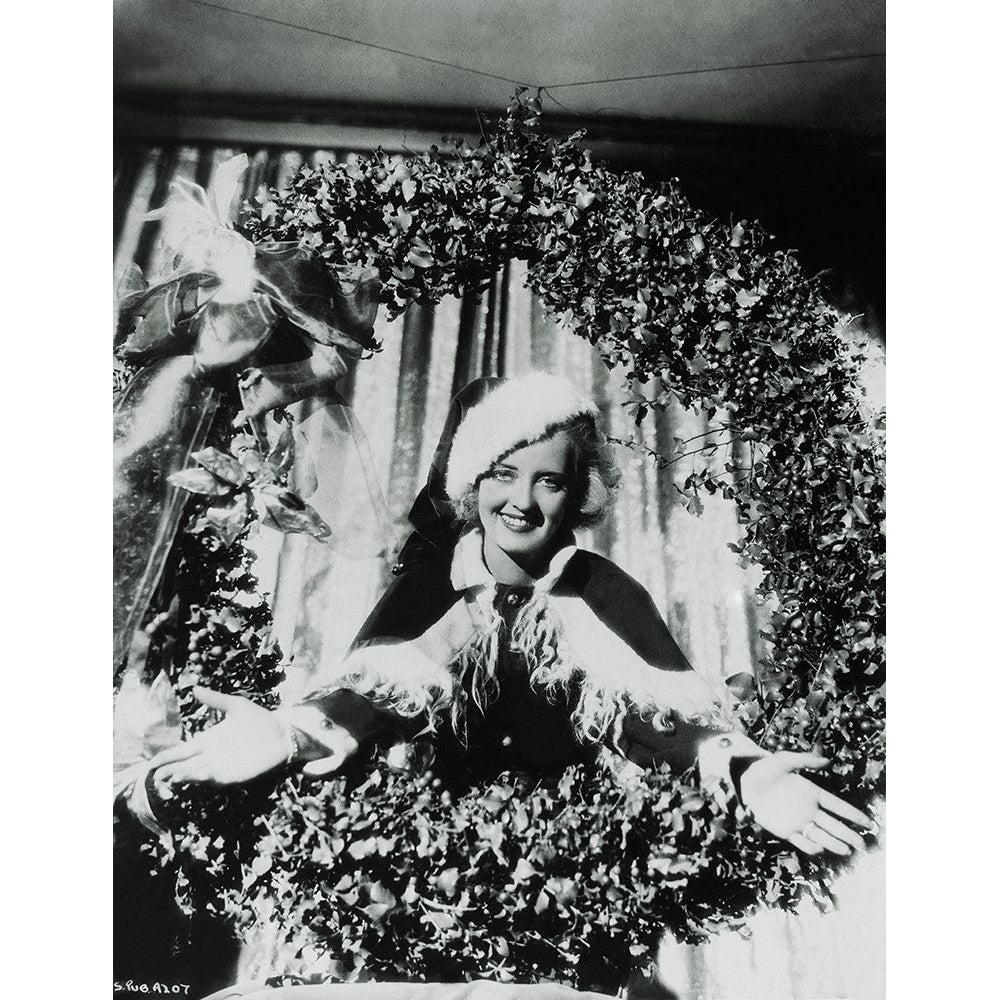 Bette Davis Christmas Wreath Poster Print by Hollywood Photo Archive Hollywood Photo Archive-VARPDX488018 Image 1