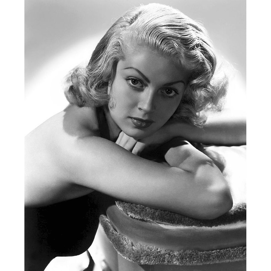 Lana Turner Poster Print by Hollywood Photo Archive Hollywood Photo Archive-VARPDX488904 Image 1