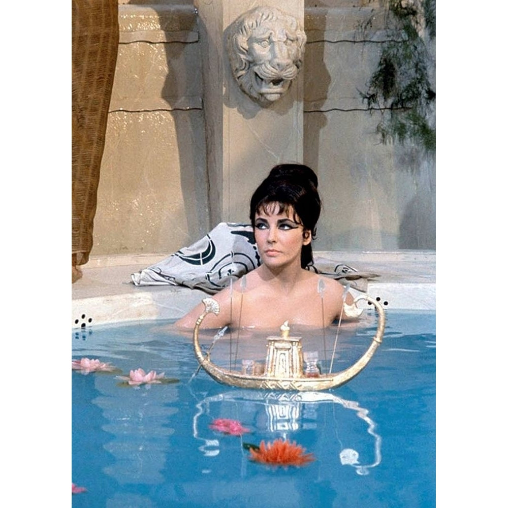 Elizabeth Taylor - Cleopatra Poster Print by Hollywood Photo Archive Hollywood Photo Archive-VARPDX489831 Image 1