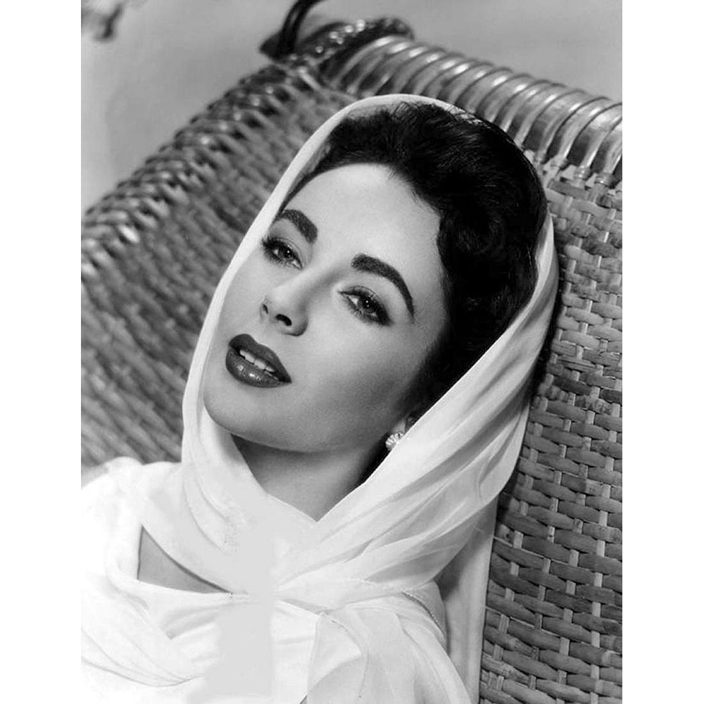 Elizabeth Taylor Poster Print by Hollywood Photo Archive Hollywood Photo Archive-VARPDX490046 Image 1