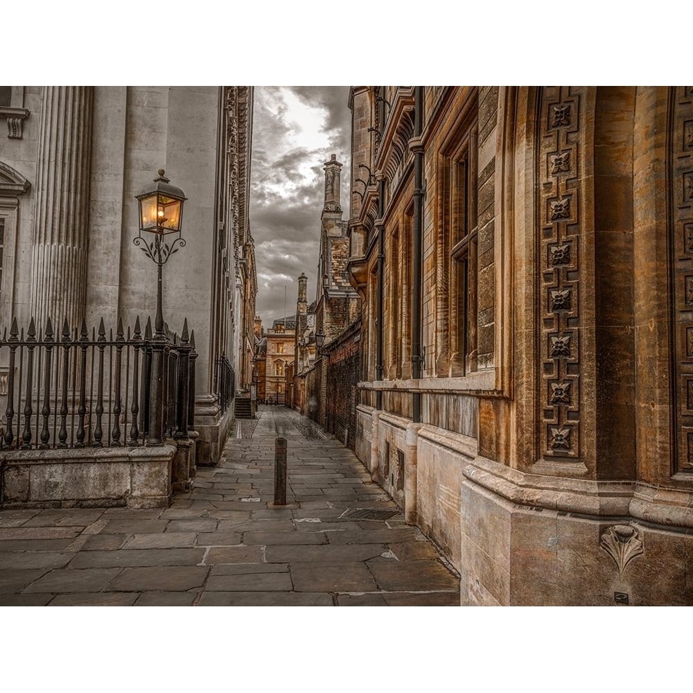 Narrow lane in Cambridge by Assaf Frank-VARPDXAF20160804162XC01 Image 1