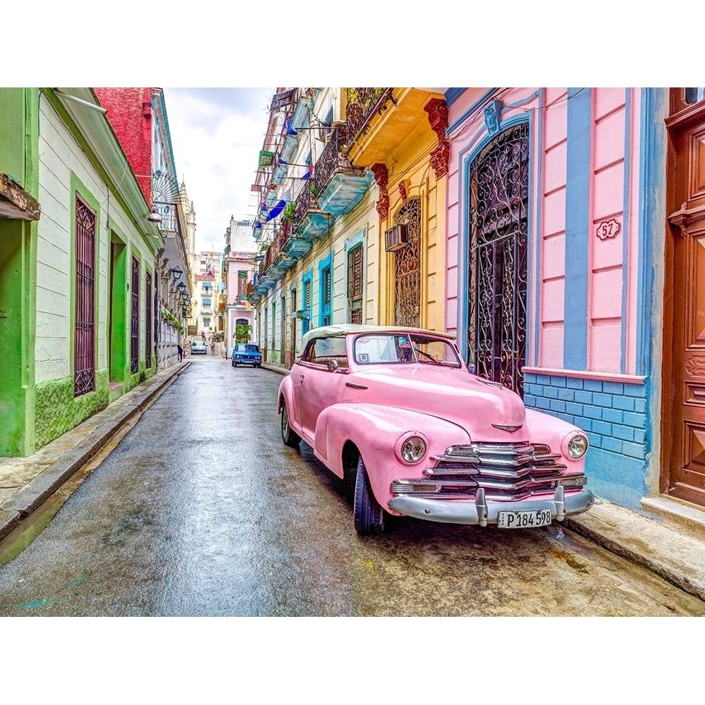 Vintage car in Havana by Assaf Frank-VARPDXAF201801251719X Image 1