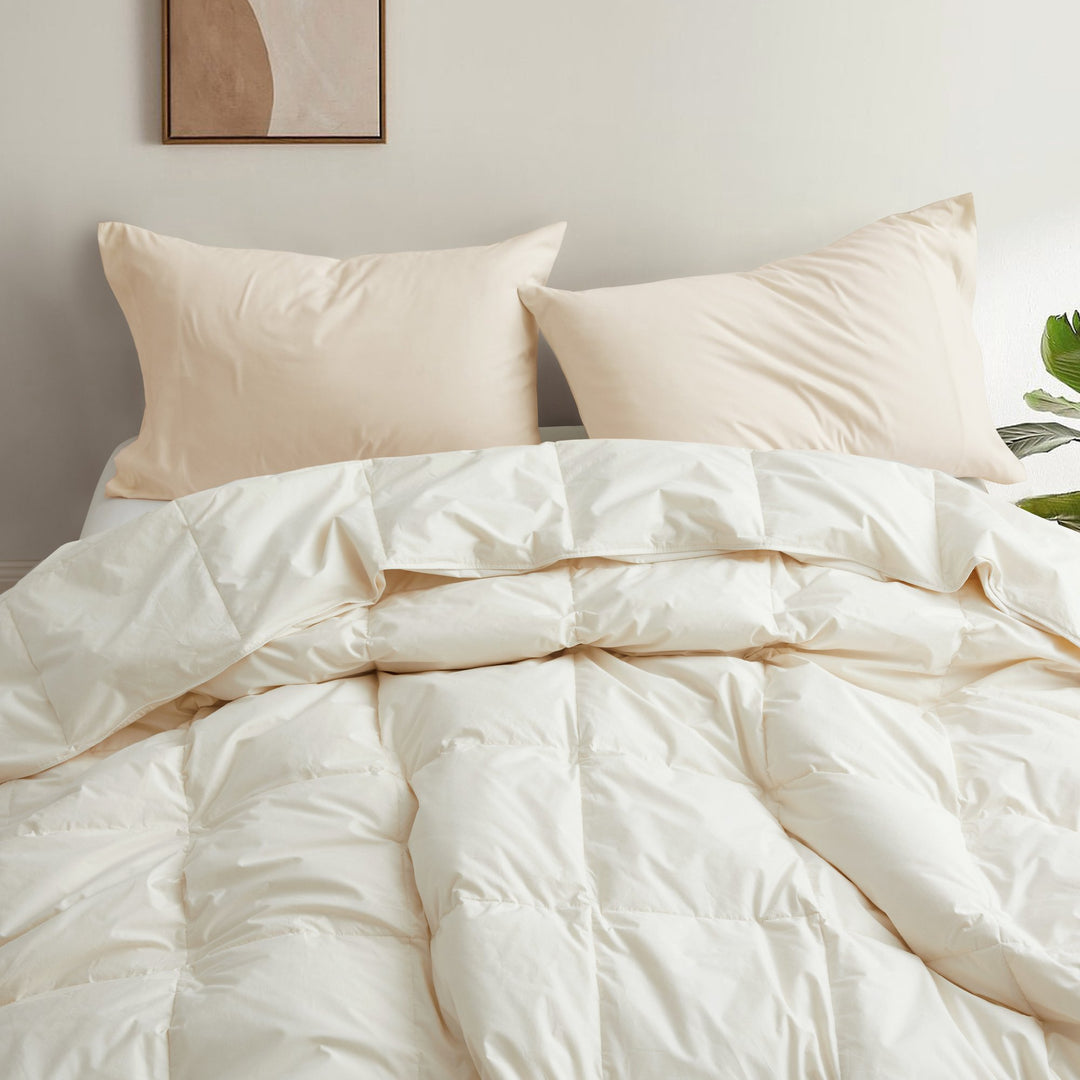 Premium Lightweight Organic Cotton Comforter with Down and Feather Fiber Fill - Perfect for Summer Image 3