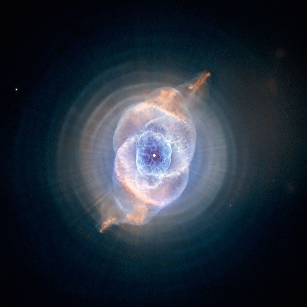 Cats Eye Nebula NGC 6543 May 4 2002 Poster Print by NASA NASA-VARPDX459313 Image 1