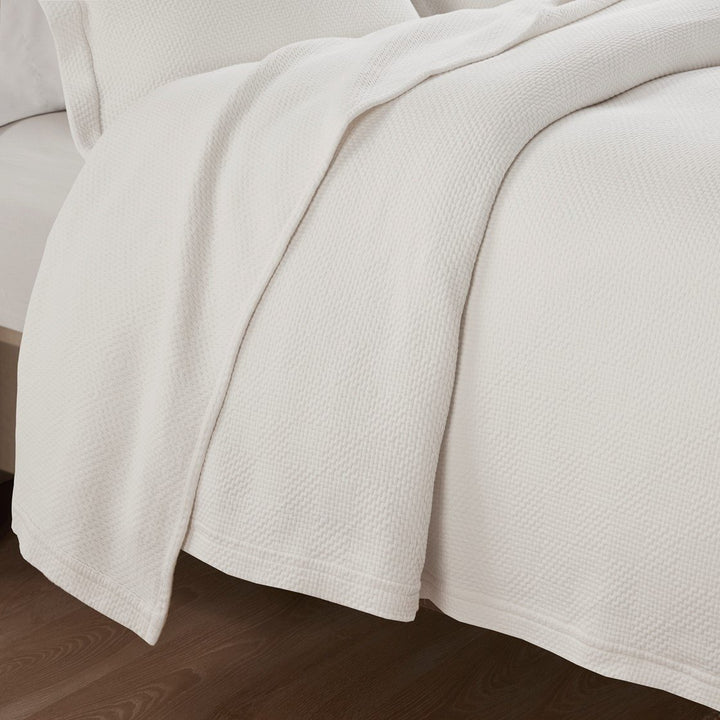 Gracie Mills Derick 3-Piece Cotton Matelasse Coverlet Set Natural Cotton GRACE-15188 Image 2