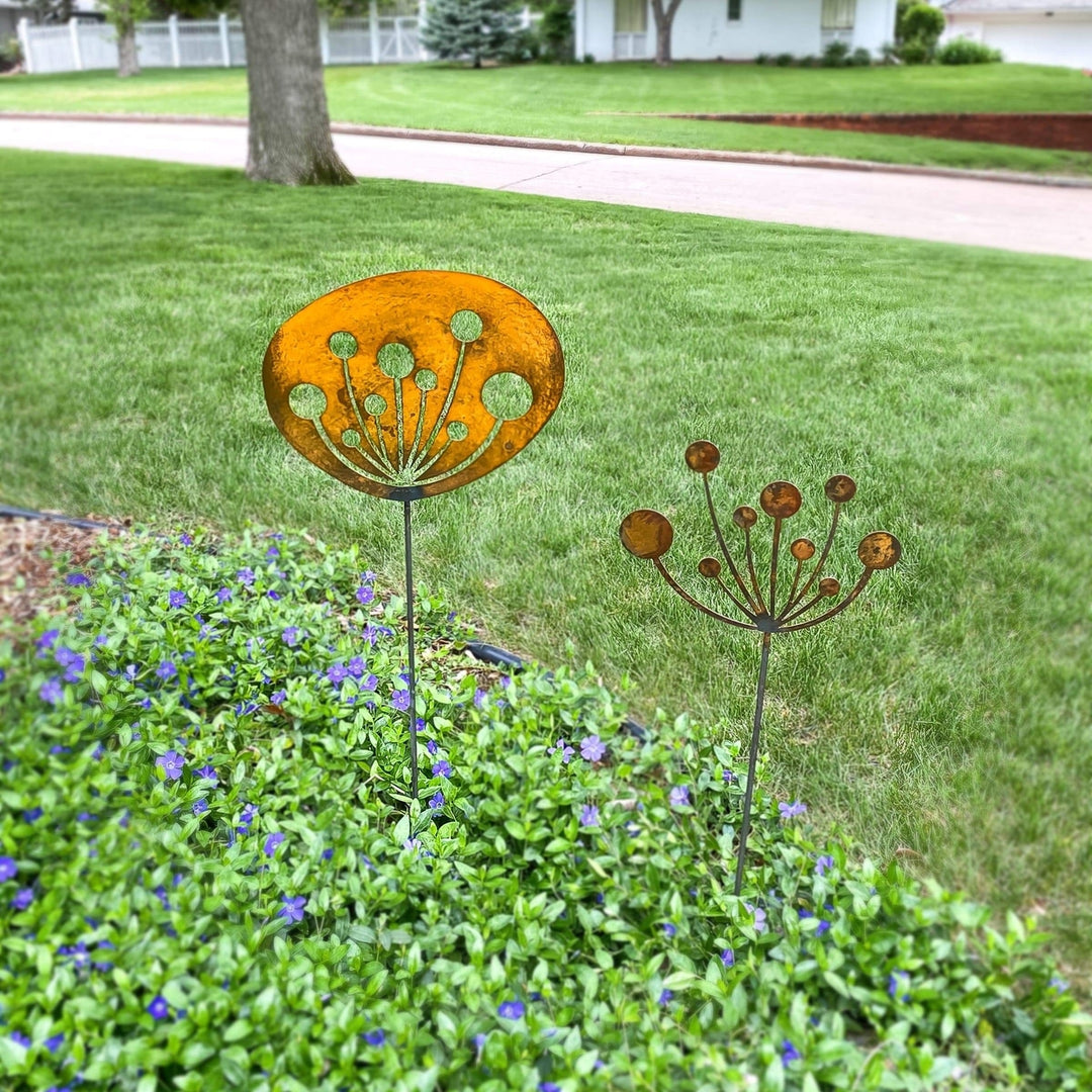 Prairie Dance Cow Parsley Garden Stake Set Image 1